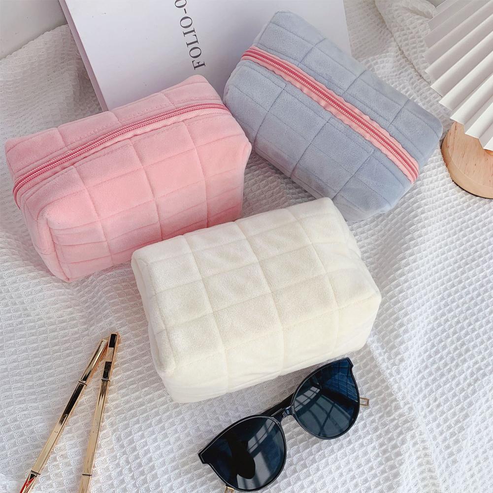 Cute Plush Makeup Bag For Wome - огляд і ціна Beauty Makeup Women